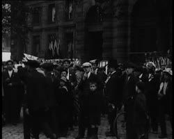 Image représentant Les conscrits de la classe 20 et défilé place de la Concorde