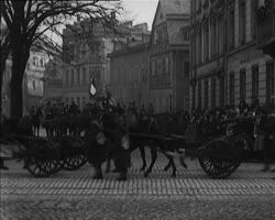 Image représentant Le général Guillaumat fait son entrée dans la ville