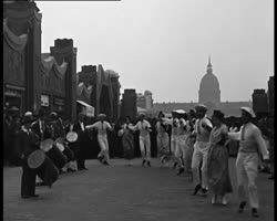 Image représentant Défilé du cortège des provinces à l'exposition des arts décoratifs