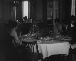 Image représentant Le Prince et la Princesse Asaka dans sa propriété d'Albert kahn à Cap Martin et dans le jardin de la Mortola