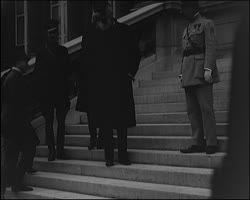 Image représentant Remise du traité de paix aux Hongrois au Quai d'Orsay