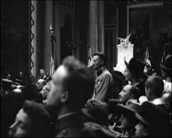 Image représentant Cérémonie en l'honneur de Foch : remise des lauriers d'or à la Galerie des Batailles