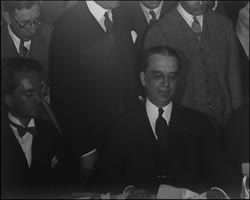 Image représentant Signature du comité des experts, plan Young