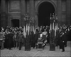 Image représentant Enterrement du Général Niox