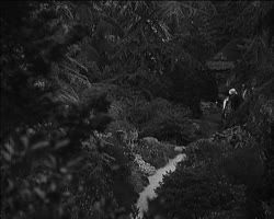 Image représentant Albert Kahn reçoit Elisabeth de Bavière, reine des Belges, dans les jardins de sa propriété de Boulogne.