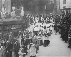 Image représentant Panorama de la ville de Chartres et procession de la fête Dieu