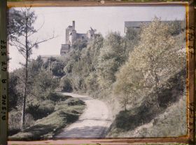 Image représentant France, Pernant, Vue vers le Château (Nord)
