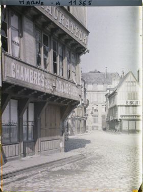 Image représentant Vieilles maisons à colombages, place des Marchés