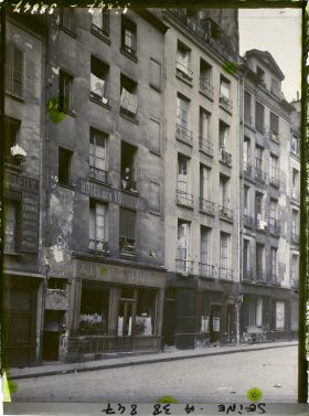 Image représentant La rue de la Bûcherie depuis la rue du Haut-Pavé
