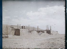 Image représentant Vue sur le double escalier monumental de la terrasse de l'Apadana
