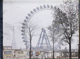 Image représentant La grande roue de l'Exposition Universelle de 1900 et la tour Eiffel