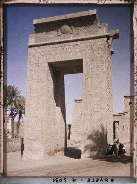 Image représentant Porte d'entrée de la grande cour du temple d'Amon