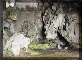 Image représentant L'intérieur de la petite grotte des Rochers de Ky-lu'a