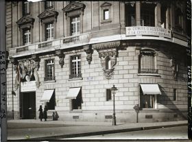 Image représentant Œuvre des prisonniers de guerre monténégrins et comité d'assistance à la croix rouge roumaine au 114 avenue des Champs-Elysées, à l'angle de la rue Washington