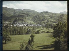 Image représentant La commune vue de la rive gauche du Lez