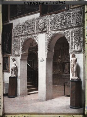 Image représentant Espagne, Burgos, Musée Archéologique Provincial : Fragments d'une porte mudijar du XVe S de l'ancien Castello de Burgos