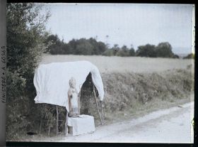 Image représentant Le reposoir de saint Corentin (?) sur le parcours de la Grande Troménie