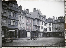 Image représentant La Grand'Place (aujourd'hui place du Général Leclerc)