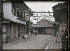 Image représentant Une rue bordée d'échoppes