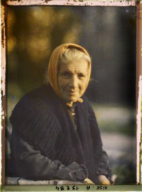 Image représentant France, Lassigny, Vieille femme