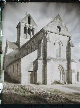 Image représentant France, Bourg et Comin, Façade de l'Eglise