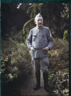 Image représentant https://musee-albert-kahn.s-museum.fr/home/NWQ2OTAwYzNmYjZlZTk1ZWQwODJmMjY4L2dlbmVyaWMtbm90aWNlLXRhYi9hdXRob3JpdHkvNjE3YTc5ZjVjZjhiODk2OGIzMzM3ZDIx/5d6900c3fb6ee95ed082f268/generic-notice-tab/authority/617a79ebcf8b8968b3336664 Monsieur Félicien Challaye