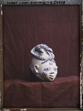 Image représentant Exposition d'art africain, masque aux serpents géminés