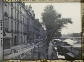 Image représentant Les bateaux-lavoirs quai de Bourbon