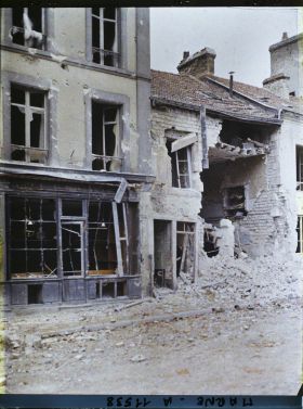 Image représentant Maisons, rue de Bétheny, après un bombardement