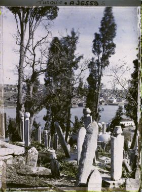 Image représentant Le cimetière d'Eyüp avec la Corne d'Or à l'arrière plan