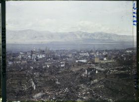 Image représentant Vue générale de la ville (très touchée par la guerre d'Indépendance)