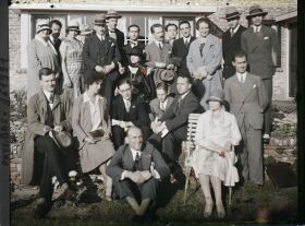 Image représentant Hollande, La Haye, Groupe de Journalistes suivant la Conférence