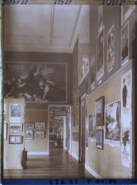 Image représentant Exposition d'affiches au musée des Arts Décoratifs, vue d'ensemble de la salle des Etats-Unis