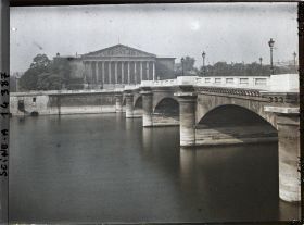 Image représentant Le pont de la Concorde et le Palais Bourbon, actuelle Assemblée nationale