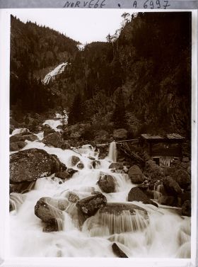 Image représentant Cascade à 10 kilomètres d'Odda