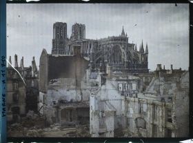 Image représentant France, Reims, Panorama de la Cathédrale pris de la Mon de Mr Dupon Nouvion