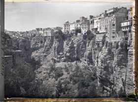 Image représentant Algérie, Constantine, Le Rhumel et maisons de la rive gauche