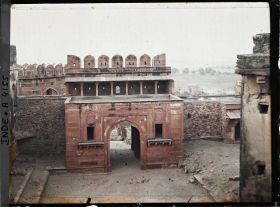 Image représentant Une des neuf portes de la citadelle impériale