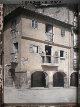Image représentant Espagne, Oviedo, L'une des vieilles maisons de la place de la Cathédrale