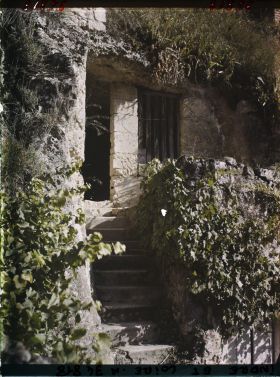 Image représentant Maison troglodyte au Petit Coteau avec son escalier taillé dans le roc