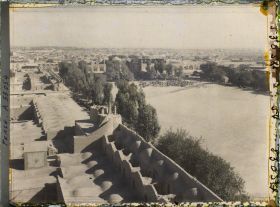 Image représentant La place Naghsh-e Jahan ou Meydan-i-Chah (place Royale), vers le bazar, au nord