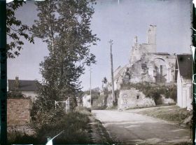 Image représentant France, Condé s/ Aisne, Entrée du Village et Abside de l'Eglise