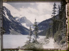 Image représentant Canada, Lac Louise, Vue vers le Pic Victoria