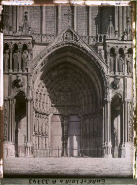 Image représentant Le portail central de la façade sud de la cathédrale Notre-Dame