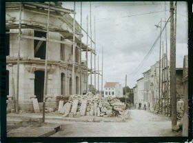 Image représentant France, Verdun, Rue de la Belle Vierge - Reconstructions