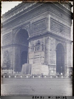 Image représentant Démantèlement des protections anti-bombardement sur l'Arc de triomphe