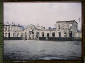 Image représentant Extérieur de la gare en ruines