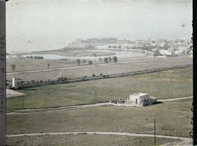 Image représentant Vue générale du double port punique prise depuis la colline de Saint-Louis qui domine Carthage
