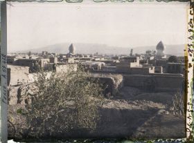 Image représentant Panorama vers le mausolée de Seyed Mir Mohammed et le mausolée de Chah Cheraq (à droite)