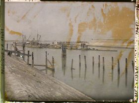 Image représentant Belgique, Zee Brugge, La sortie du Chenal, en premier plan l'Ephigeni